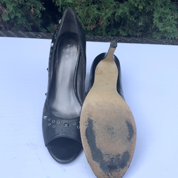 Peep toe pumps - Picture 2 of 2